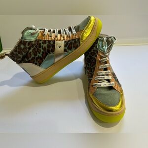 Vaddia “Felix” high top sneakers shoes, women’s size 6.5